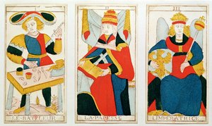 Tre carte dei tarocchi che raffigurano Il Mago, La Papessa e L