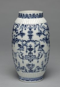 Vaso, manifattura Saint Cloud Porcelain Factory, c.1695-1700 da French School