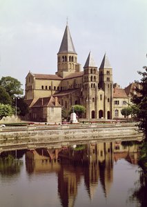Veduta della Chiesa di Notre-Dame, XI-XII secolo