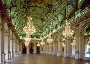 Veduta della Grande Salle des Fetes, dopo il 1871 da French School