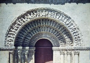 Vista del portale del transetto sud, 1150-75 da French School