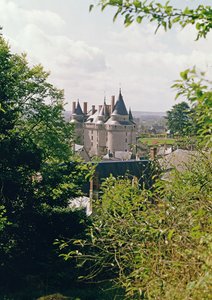 Vista del castello restaurato da nord-ovest, costruito per Jean Bourre, ministro di Luigi XI di Francia intorno al 1465