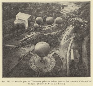 Vista del parco di Vincennes presa in mongolfiera durante i concorsi di aerostazione del 1900 da French School