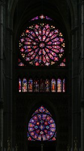 La parte occidentale della cattedrale con i due rosoni da French School