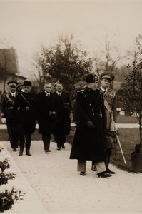Album "MVSN- Camicie Nere": Galeazzo Ciano in uniforme da Generale della Milizia a Budapest (foto b/n)