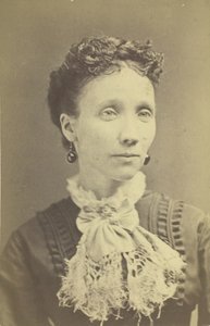 Ritratto senza titolo di donna da G. C. Gilchrest