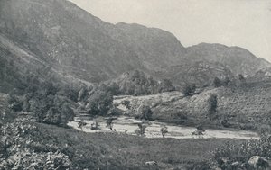 Una valle scozzese, 1910 da G. W. Wilson and Company