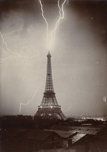 La Torre Eiffel colpita da un fulmine, 1902 da Gabriel Loppe