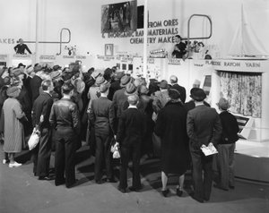 Dimostrazioni di prodotto, Fiera Mondiale di New York, 1939 da Gabriel Moulin