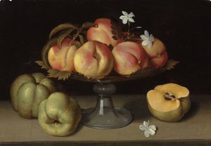 Pesche in una ciotola di vetro, mele e fiori di gelsomino da Galizia Fede