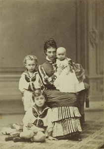 Granduchessa Maria Fyodorovna con i figli, Nicholas Alexandrovich, George da Georg Emil Hansen
