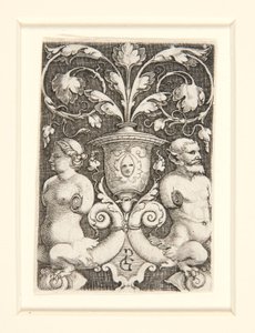 Vaso ornamentale con due figure