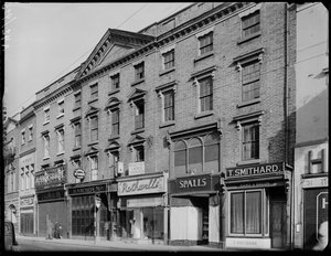 Devonshire House, 36 Corn Market, Derby, 1942 da George Bernard Mason