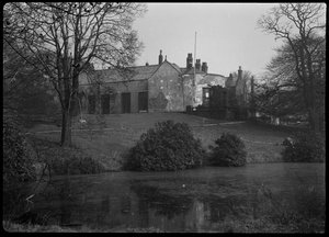 Barlow Hall, Barlow Hall Road, Chorlton Cum Hardy, Manchester, 1942 da George Bernard Wood