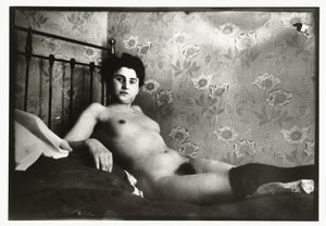 Ritratto di una donna nuda sdraiata