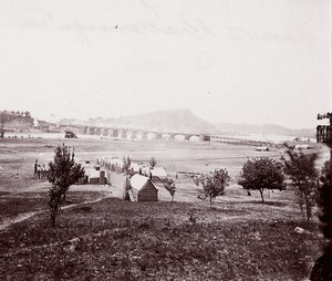 Campo dei costruttori di ponti di fronte a Chattanooga da George N. Barnard