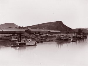 Fiume Tennessee a Chattanooga e Sperone di Lookout Mountain, ca. 1864