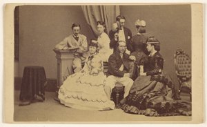 [Ritratto di un gruppo non identificato: quattro donne e tre uomini]. da George P. Critcherson