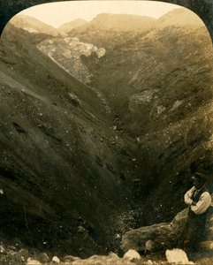 Un cratere del Monte Tarawera, Nuova Zelanda, c1909
