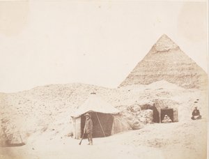 Il Fotografo davanti alla sua Tenda sul Sito della Piramide di Khafre Chephren da George Wilson Bridges