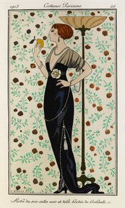 Abito da sera in satin nero e tulle bordato di brillanti. Costumi Parigini n.46. Donna che indossa un abito da sera in satin nero, bordato di brillanti, e ha un fiore bianco sulla cintura. Indossa anche una collana di diamanti. da Georges Barbier