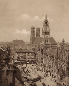 Munchen / Monaco: Marienplatz con il nuovo municipio (foto b/n)