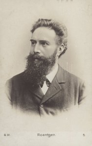 Wilhelm Roentgen (1845-1923), fisico tedesco (foto b/n)