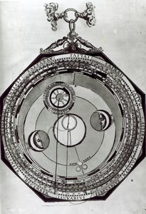 Un Volvelle, possibilmente mostrando i cicli della Luna, dopo un