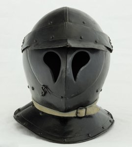 Burgonet Chiuso di Forma 