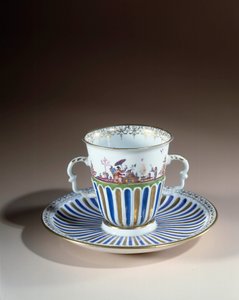 Arte tedesca: Tazza con trembleuse decorata in porcellana di Meissen. 1730. Parigi, Arti Decorative