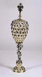 Coppa a forma di ananas con coperchio, Norimberga, c.1620