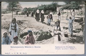 Cartolina raffigurante giovani donne musulmane in Bosnia, 1904 da German School