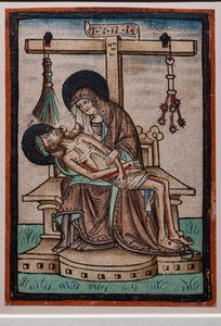 Vesperbild (Lamentazione), xilografia acquerellata da incisore tedesco, c.1450. I simboli della Passione di Cristo pendono dalla croce. da German School