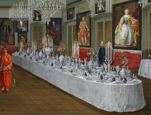 La sala da pranzo con serie di ritratti degli imperatori Asburgo, Villa Lazarovich, residenza di Massimiliano d