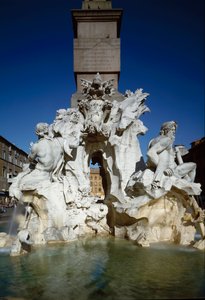 Vista della Fontana dei Quattro Fiumi da Gian Lorenzo Bernini