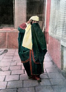Donna persiana in costume tradizionale, c1890