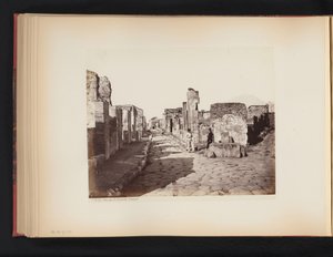 Veduta della Strada di Salustio a Pompei, Italia da Giorgio Sommer (attributed to)