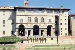 Facciata della Galleria degli Uffizi sull