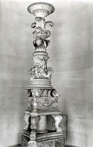 Candelabri disegnati da Piranesi sulla base di pezzi antichi romani per la propria tomba