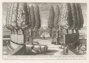 Cerchio di cipressi nei giardini della Villa d