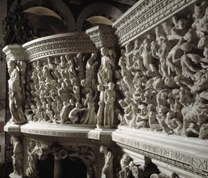 Dettaglio della sedia realizzata da Giovanni Pisano: il Cristo giudice tra gli eletti e i dannati (dettaglio)