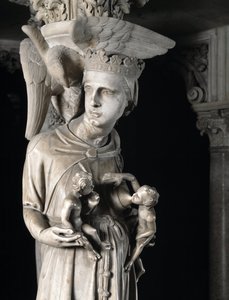 Dettaglio dei gruppi scolpiti che sostengono la Cattedra realizzata da Giovanni Pisano: la Chiesa che nutre i suoi figli (dettaglio) da Giovanni Pisano