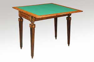 Tavolo con piano verde