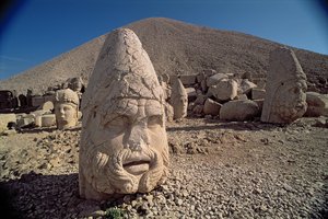 Testa di Zeus-Oromandes da Greek