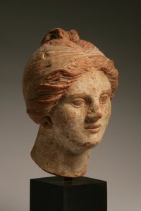 Testa di una donna, periodo ellenistico, 3°-1° secolo a.C.