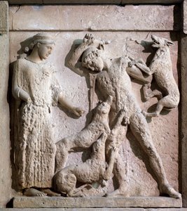 Magna Grecia: metopa con Artemide e Atteone, rilievo in pietra, V secolo a.C.