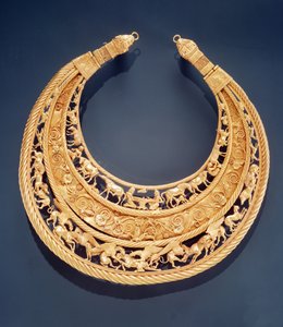 Pettorale a forma di mezzaluna da Tolstaya Mogila da Greek School
