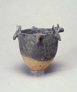Ciotola a tulipano, con teste di toro, Cipro, 2400-2200 a.C. da Greek School