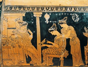 Ceramica a figure rosse, Epinetron del Pittore di Eretria che raffigura una donna alla sua toilette, dettaglio da Greek School