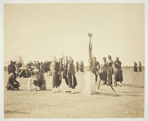 La bandiera alzata del reggimento Zouave, Camp de Châlons da Gustave Le Gray